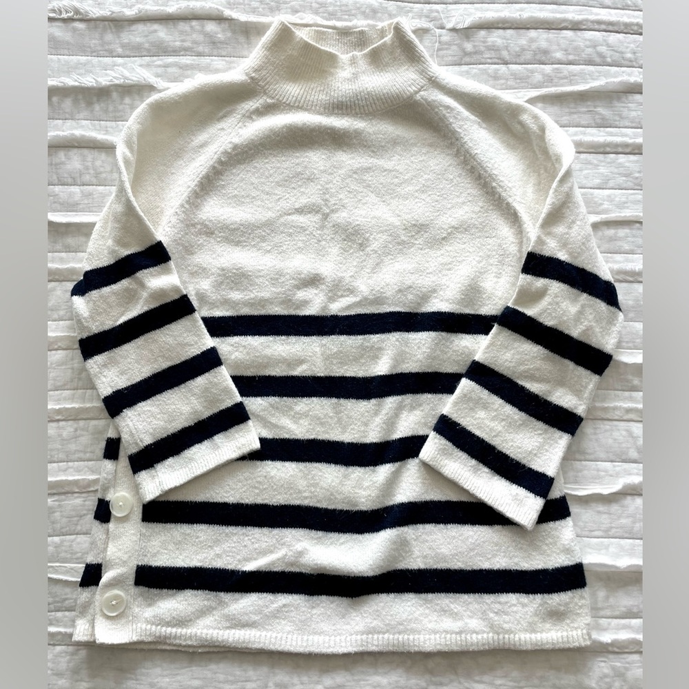 GAP navy blue & white striped turtleneck sweater